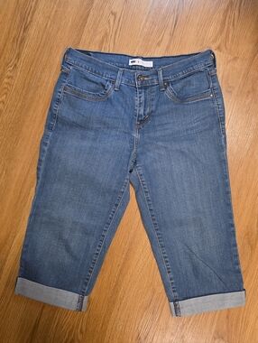 Levi's Capris Denim Jeans Women's Blue Cuffed Logo Size 6
